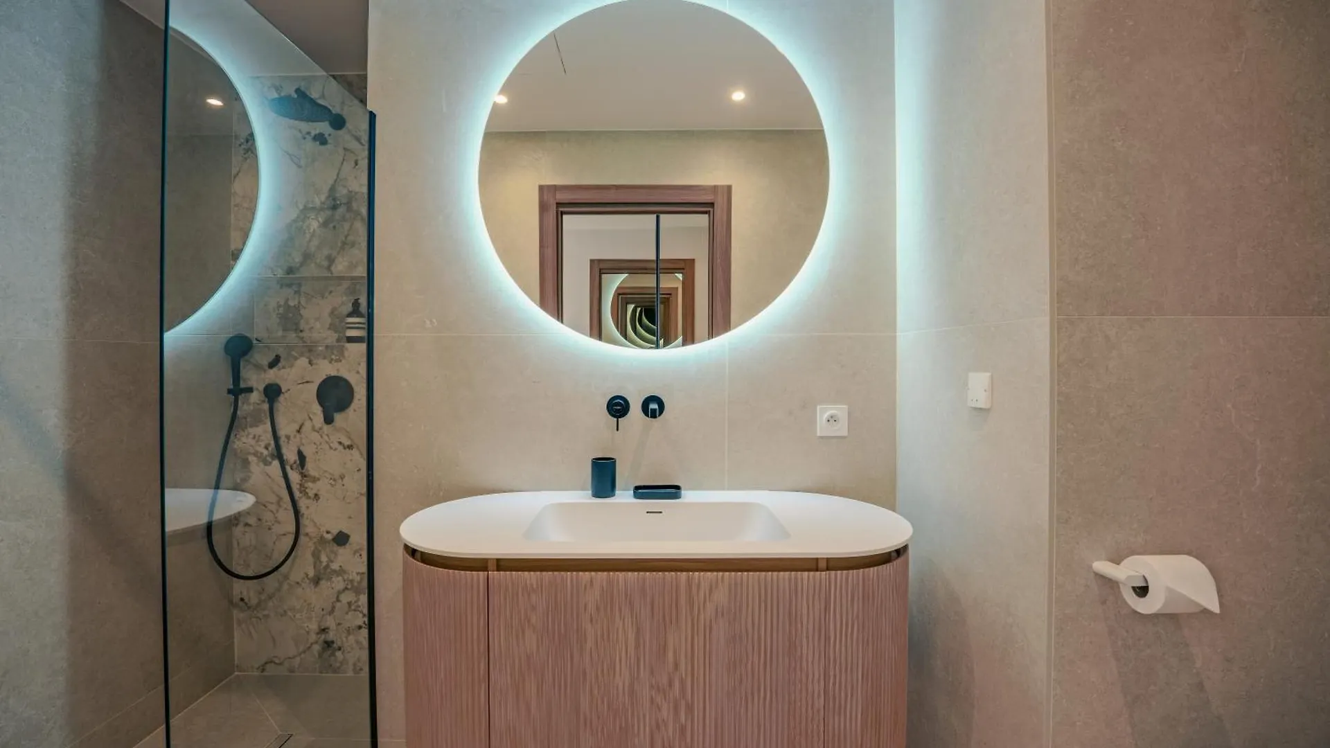 Contemporary Villa With Heated Pool Near Sea Сен-Рафаэль